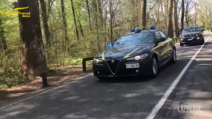 Monza, pallavolista truffato da false modelle: Gdf sequestra beni a due indagate
