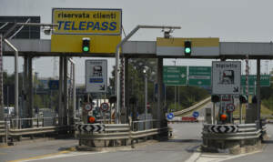Svincolo autostrade A4 A21 chiuso per verifica stabilita'