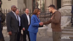 Ucraina, Nancy Pelosi a Kiev da Zelensky: “La vostra è una lotta per la libertà di tutti”