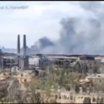 Ucraina, Mariupol: il bombardamento russo sull’acciaieria