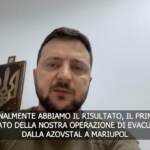 Ucraina, Zelensky: “C’è la possibilità di salvare tutti dall’acciaieria di Mariupol”