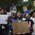 Usa: Corte suprema pronta ad abolire il diritto di aborto, appello di Biden agli elettori