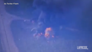 Ucraina, esercito diffonde video di convoglio di munizioni russe colpito a Izyum