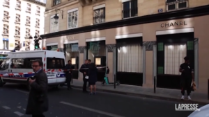 Parigi, rapina a mano armata in gioielleria Chanel