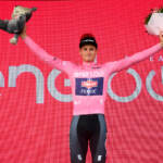 Giro d’Italia: Van der Poel batte Girmay a Visegrad, è prima maglia rosa