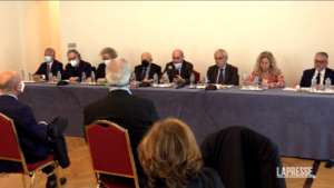 Caos barelle Cardarelli, la denuncia dei medici: “Emergenza annunciata”