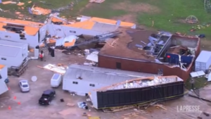 Usa, violento tornado in Oklahoma: edifici distrutti e strade piene di macerie