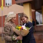 Ucraina, Jill Biden in visita a sorpresa, incontro con la first lady: gli scatti