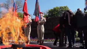 Ucraina, a Mariupol si celebra il Giorno della Vittoria