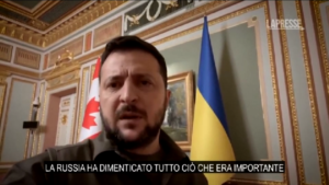 Ucraina, Zelensky: “Soldati russi moderni discendenti del Nazismo”