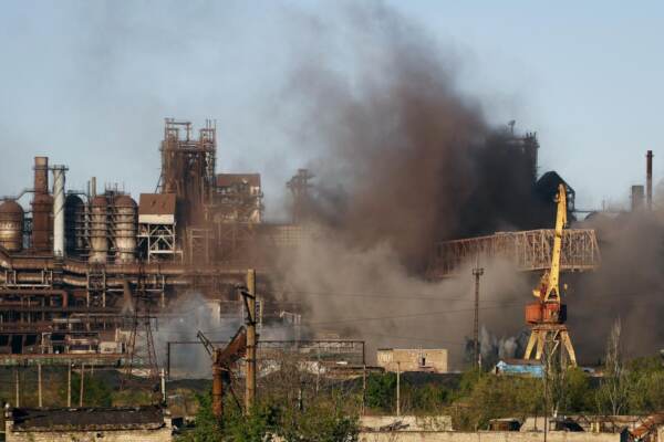 Guerra in Ucraina, l'acciaieria Azovstal a Mariupol distrutta dalle bombe