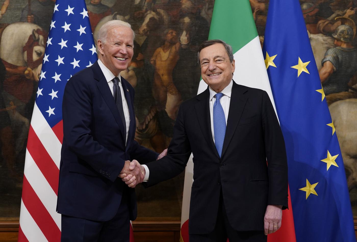 Draghi negli Usa, con Biden parlerà delle sanzioni alla Russia