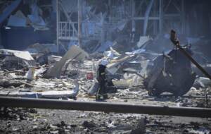 Guerra Russia-Ucraina, lancio di razzi a Odessa: edifici distrutti
