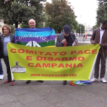 Portaerei Usa a Napoli, protesta pacifista davanti al Comune: “No navi nucleari nella nostra città”