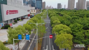 Covid: Shanghai aumenta restrizioni, frustrazione tra cittadini
