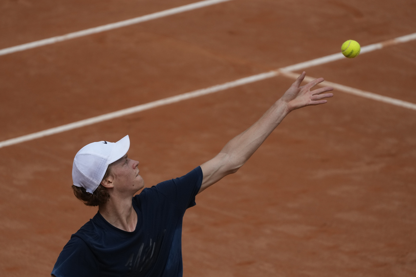 Atp Roma, Sinner si aggiudica il derby con Fognini e va agli ottavi