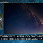 Spazio: svelata prima immagine del buco nero al centro della Via Lattea