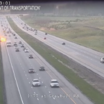 Usa, camion travolge auto in corsia d’emergenza: il momento dell’impatto e dell’esplosione