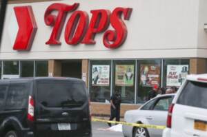Usa: sparatoria in supermercato Buffalo, almeno 10 morti