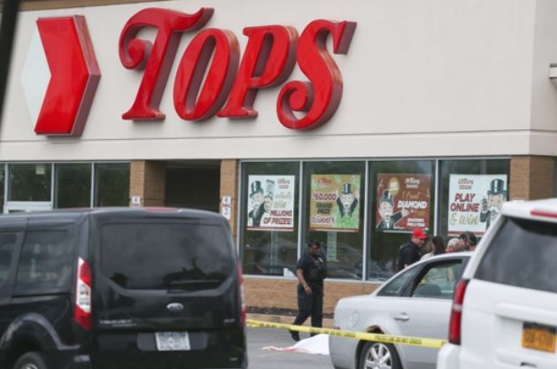 Usa: sparatoria in supermercato Buffalo, almeno 10 morti