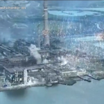 Mariupol, bombe al fosforo sull’Azovstal: nelle immagini la scia degli ordigni