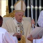 Vaticano, il Papa proclama 10 nuovi santi tra le ovazioni dei fedeli