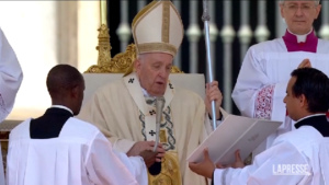 Vaticano, il Papa proclama 10 nuovi santi tra le ovazioni dei fedeli