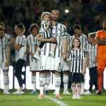 Juve saluta Chiellini e Dybala, Lazio fa 2-2 e va in Europa League