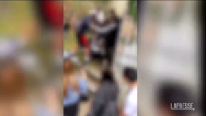 Lucca: aggrediscono disabile del Gambia, denunciati 5 minori