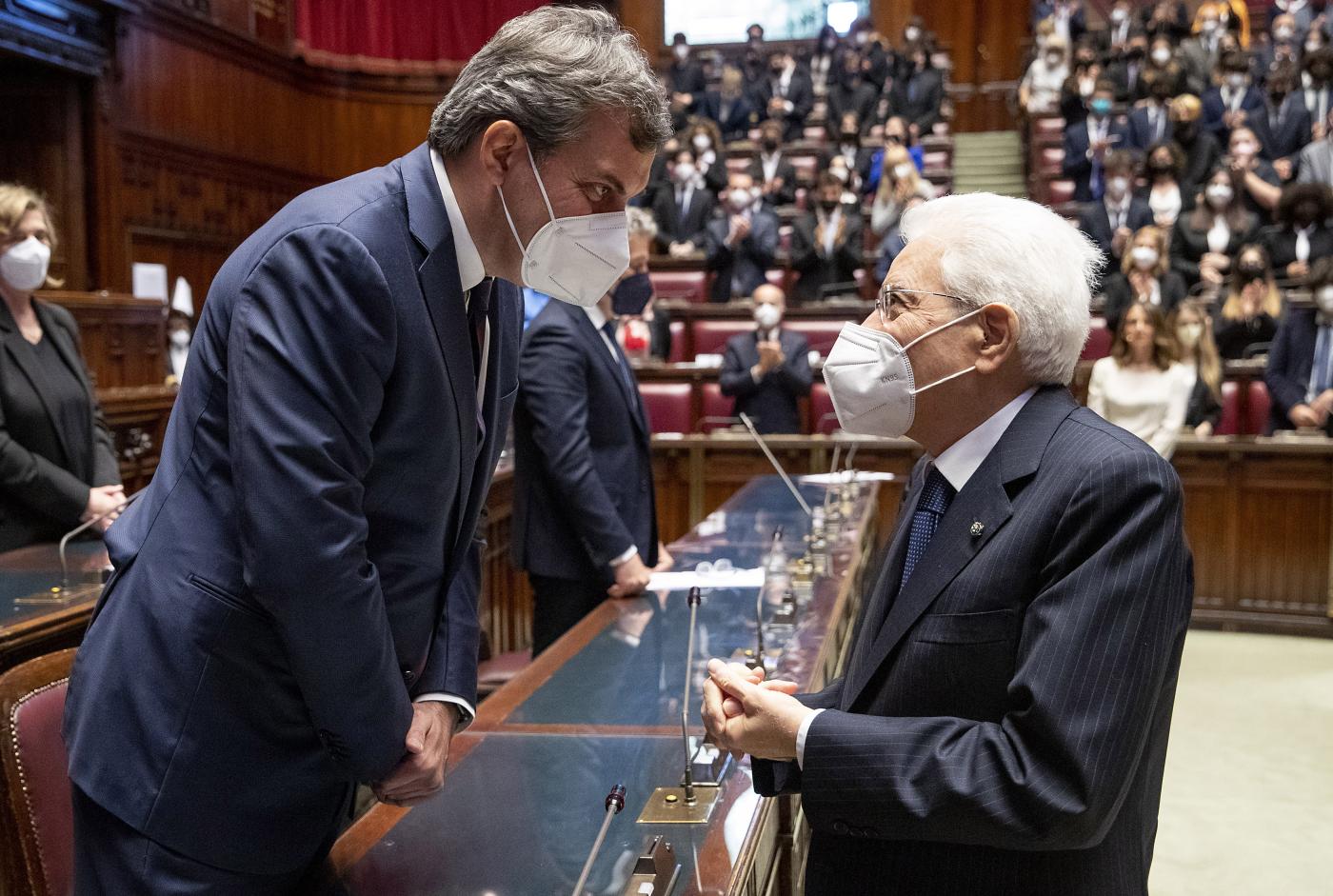 Cinquant’anni dall’omicidio Calabresi, Mattarella: “La Repubblica non dimentica i caduti”. La vedova: “Lo abbiamo riabilitato” Cinquant’anni dall’omicidio Calabresi, Mattarella: “La Repubblica non dimentica i caduti”. La vedova: “Lo abbiamo riabilitato”