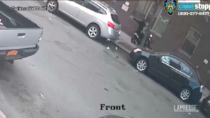 New York, proiettile vagante uccide ragazzina 11enne nel Bronx: il video shock