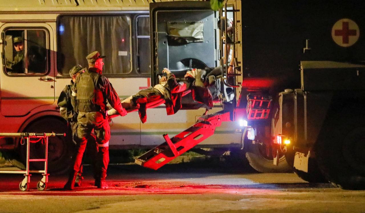 Ucraina: da Mosca e Kiev stop a negoziati, nubi sul destino militari evacuati dall’impianto Azovstal Ucraina: da Mosca e Kiev stop a negoziati, nubi sul destino militari evacuati dall’impianto Azovstal