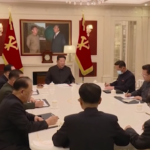 Covid in Corea Nord: Kim incontra il Politburo e critica la gestione dell’emergenza