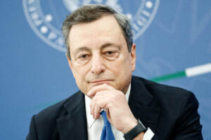 Governo, Draghi annuncia fiducia sul Ddl concorrenza: “A rischio Pnrr”
