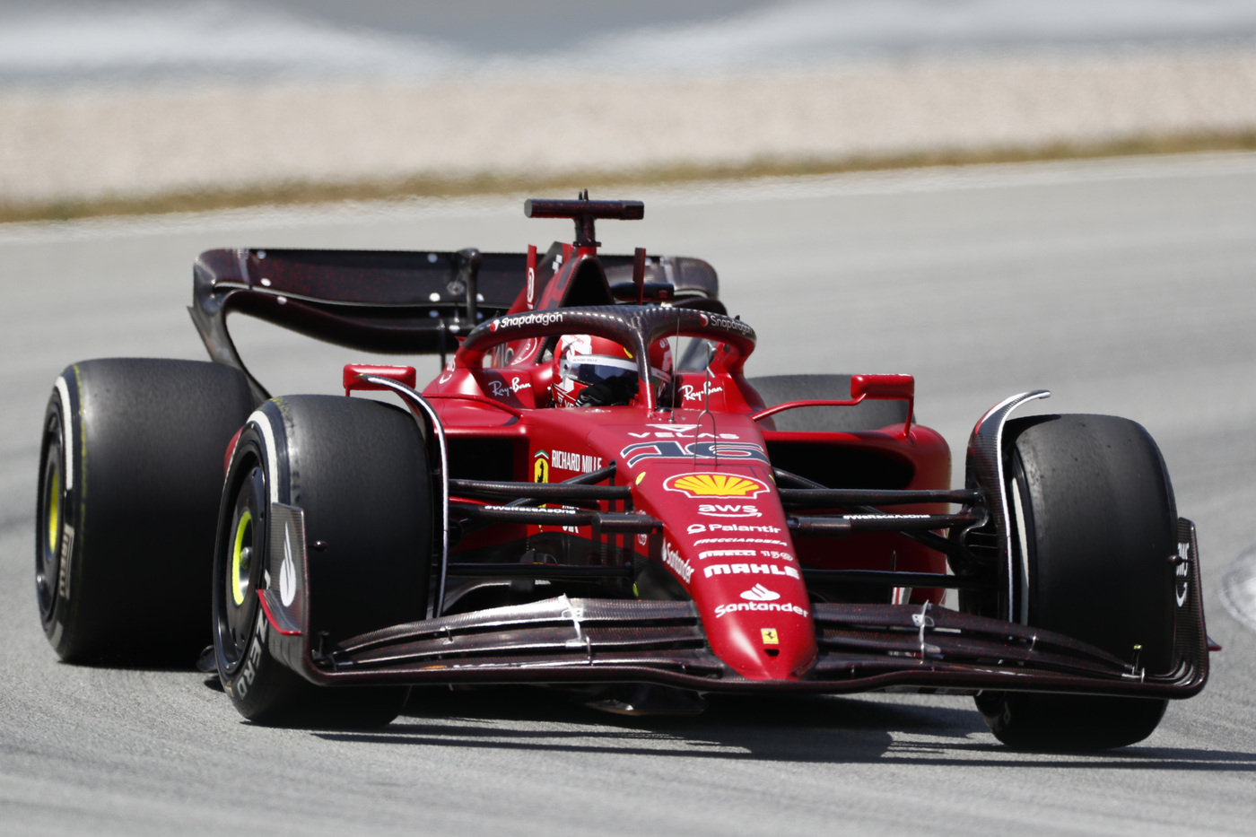 F1: Ferrari e Leclerc dominano libere in Spagna, si rivede la Mercedes