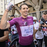 Giro d’Italia: Demare fa tris a Cuneo, ritiro per Bardet