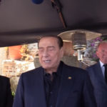 Berlusconi: “Io napoletano nato a Milano, vulcanico come il Vesuvio”