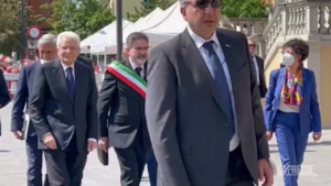 Sisma in Emilia: Mattarella accolto tra gli applausi nel Modenese