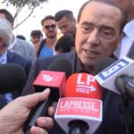 Ucraina, Berlusconi: “Inviare armi significa essere cobelligeranti”