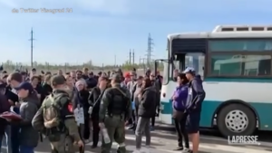 Ucraina, amministrazione Mariupol: “Civili deportati con l’inganno”