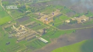 Ucraina, ministero Difesa russo: “Distrutto deposito carburante e armi a Odessa”