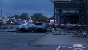 Germania, si contano i danni dopo il tornado: tetti divelti e alberi sradicati