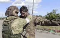 Guerra Ucraina: soldati ucraini evacuati dall’acciaieria Azovstal