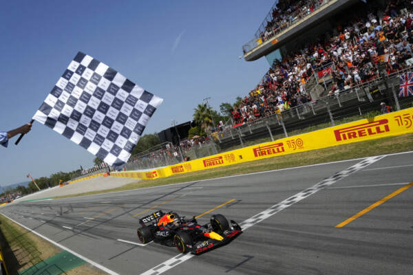 F1, doppietta Red Bull in Spagna: Verstappen vince davanti a Perez