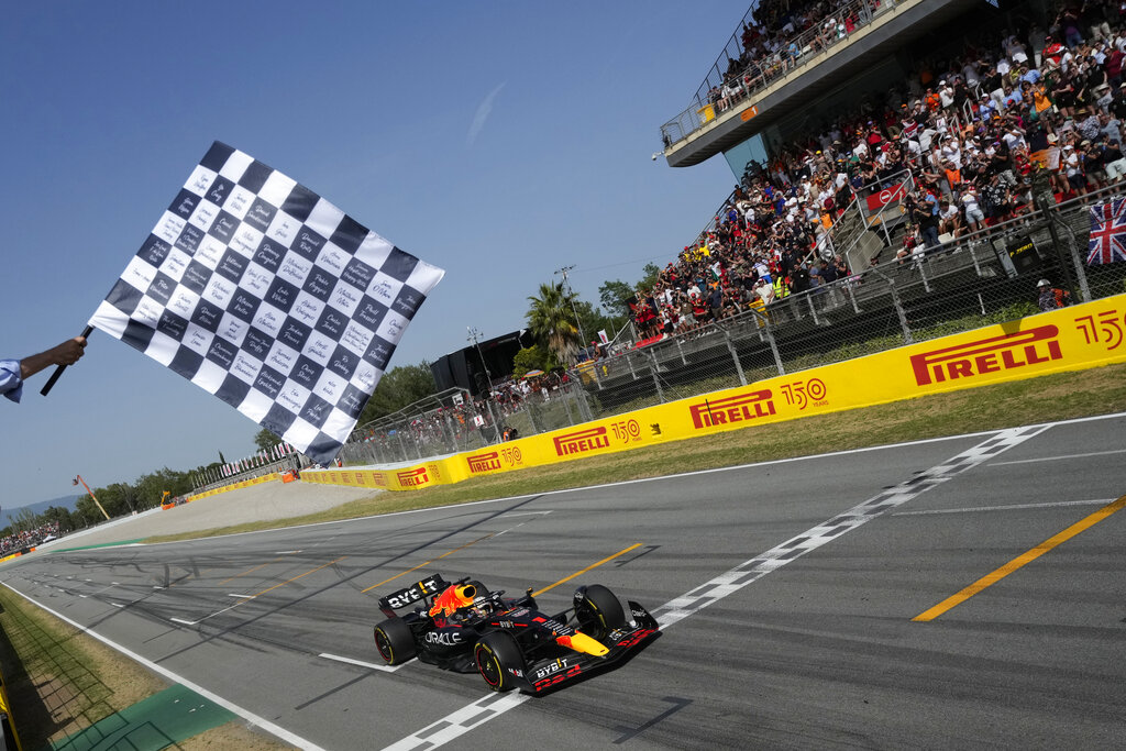 F1, doppietta Red Bull in Spagna: Verstappen vince davanti a Perez F1, doppietta Red Bull in Spagna: Verstappen vince davanti a Perez