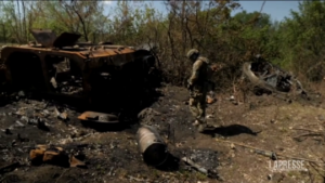 Ucraina, Zelensky: “Situazione difficile in Donbass”