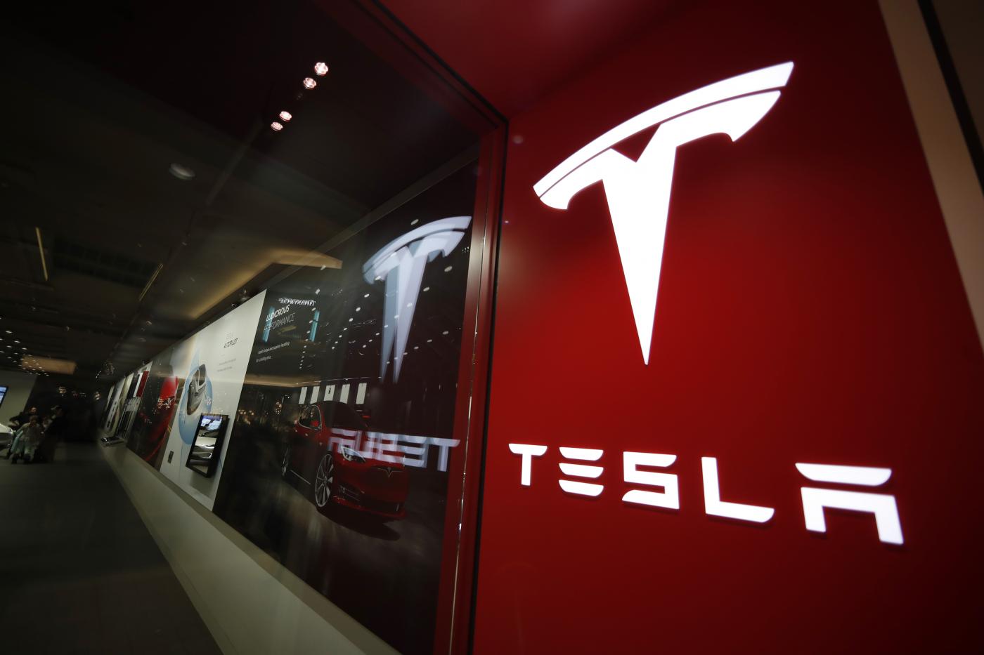 Tesla, Standard & Poors: “Non è più tra le 500 migliori aziende per sostenibilità”