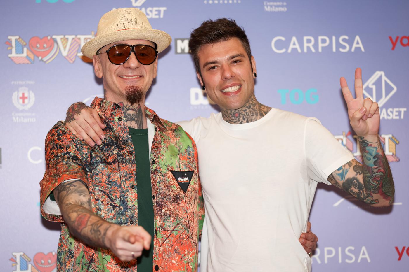 Musica: Fedez e J-Ax insieme per Love Mi, concerto a Milano per Fondazione Tog