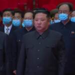 Nord Corea: Kim al funerale di alto funzionario, tutti con la mascherina tranne lui
