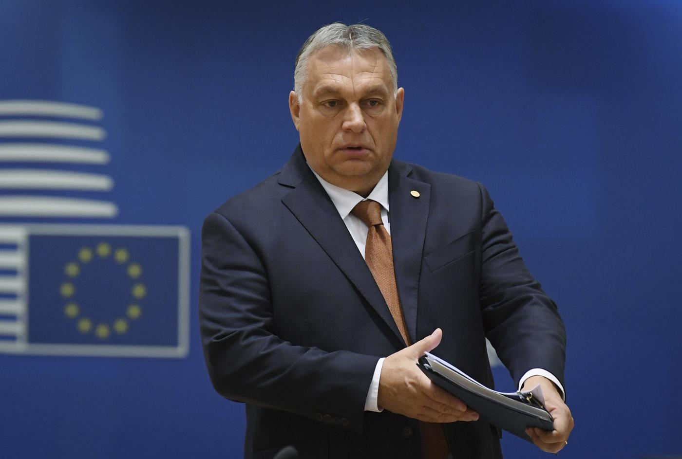 Ucraina: Orban vuole escludere sanzioni da vertice Ue. Dombrovskis: “Basta rinvii”